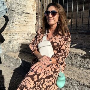 Meet your Posher, Debbie